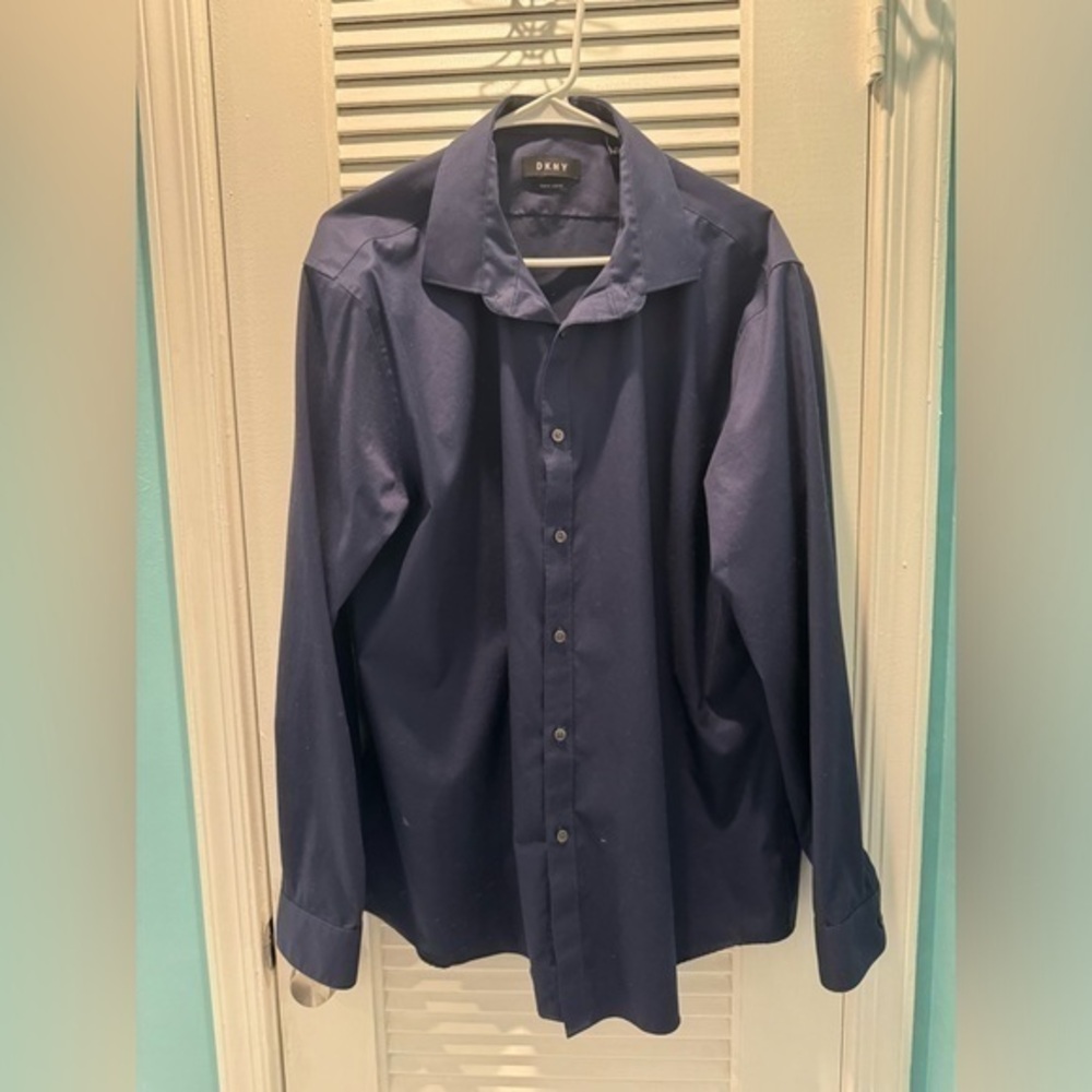 men’s DKNY button up dress shirt